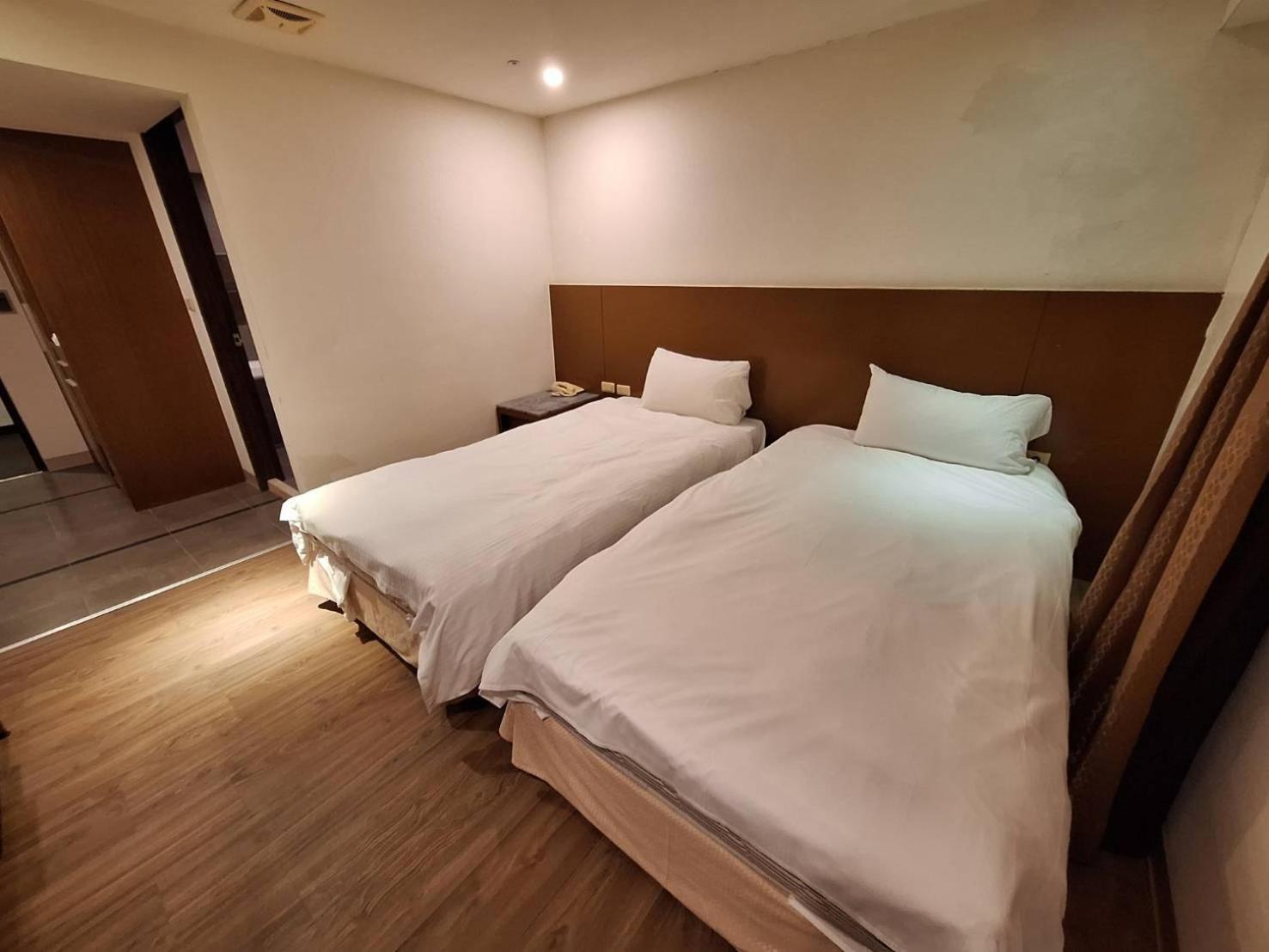 Yoai Nemuru Inn Tainan Buitenkant foto