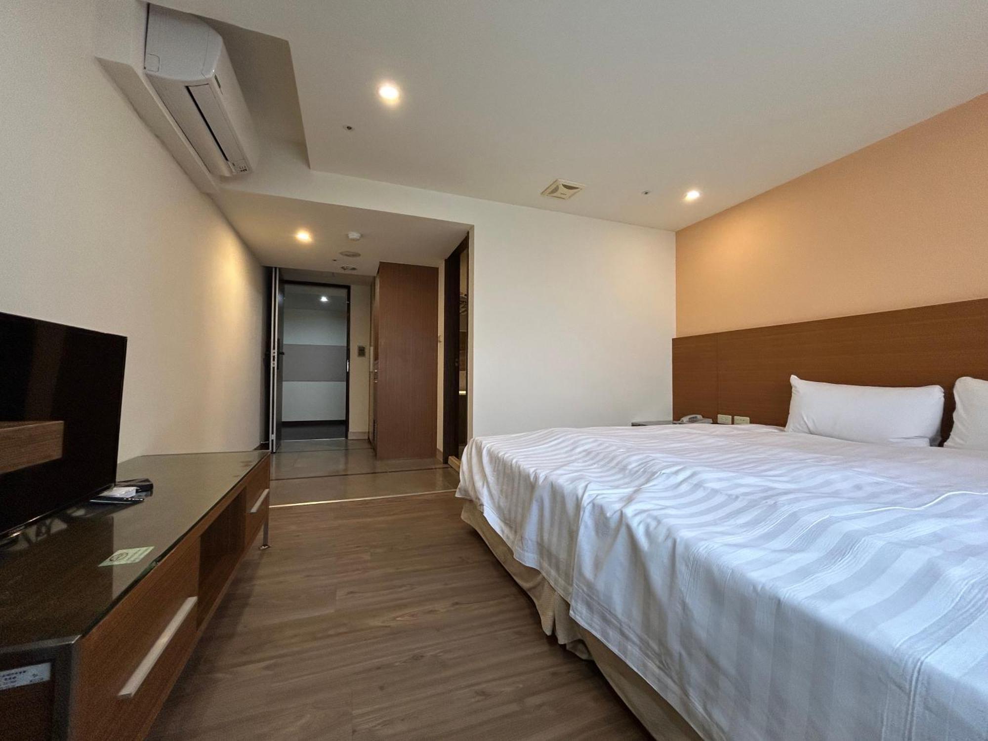 Yoai Nemuru Inn Tainan Buitenkant foto